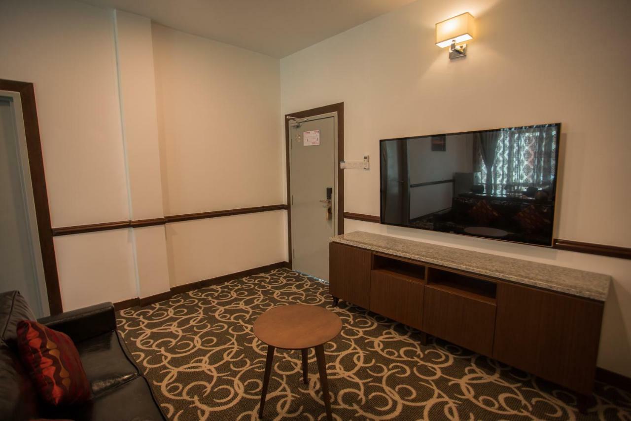 Adya Express Chenang Hotel 3*