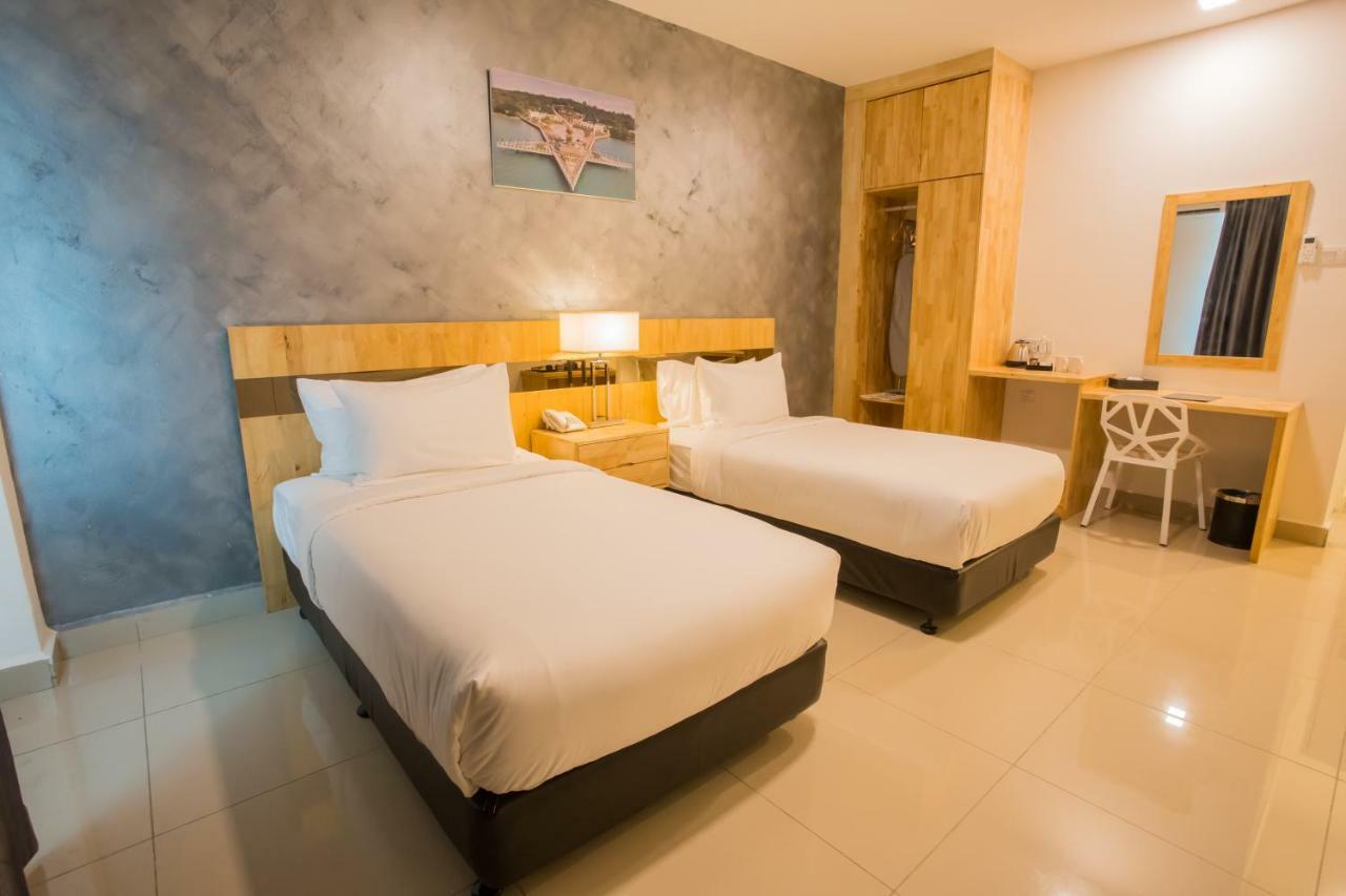 Adya Express Chenang Hotel 3*