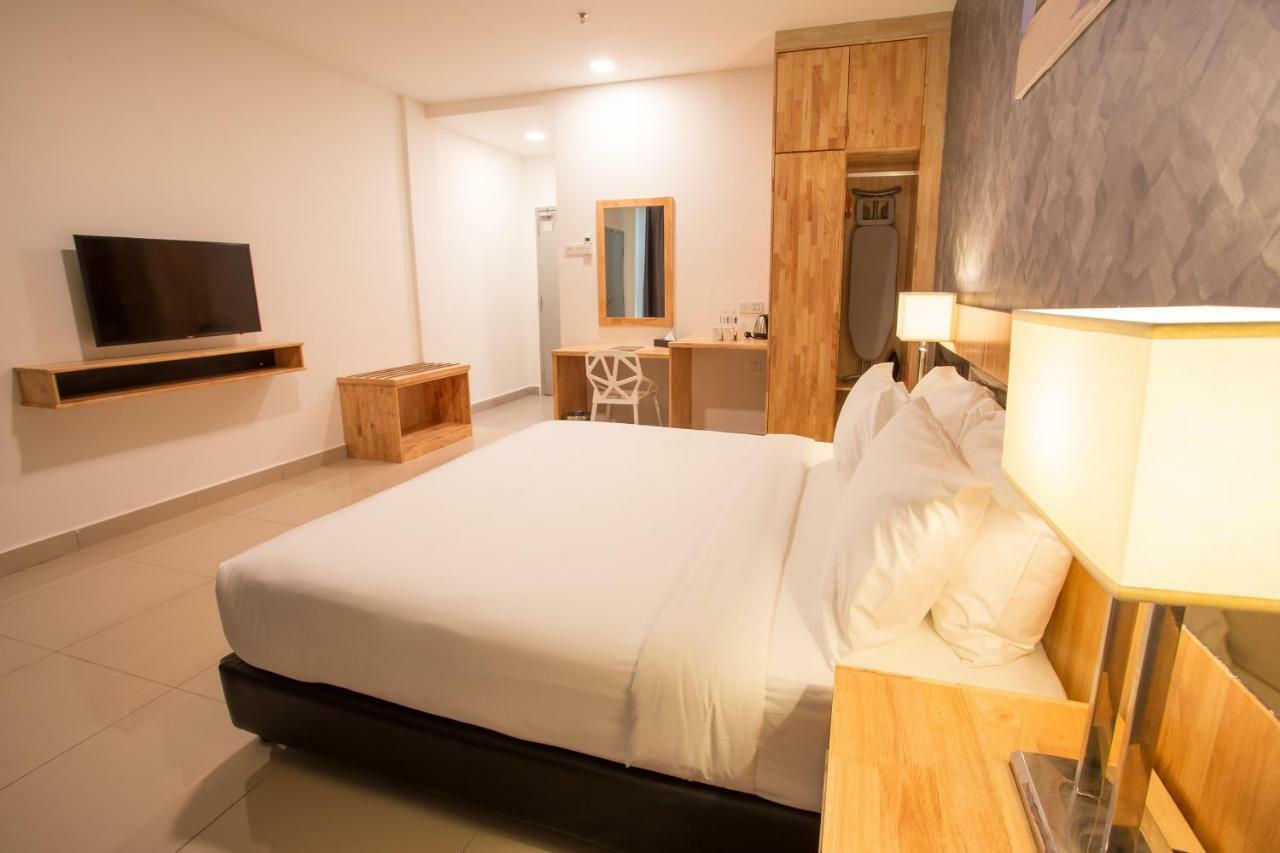 Hotel Adya Express Chenang
